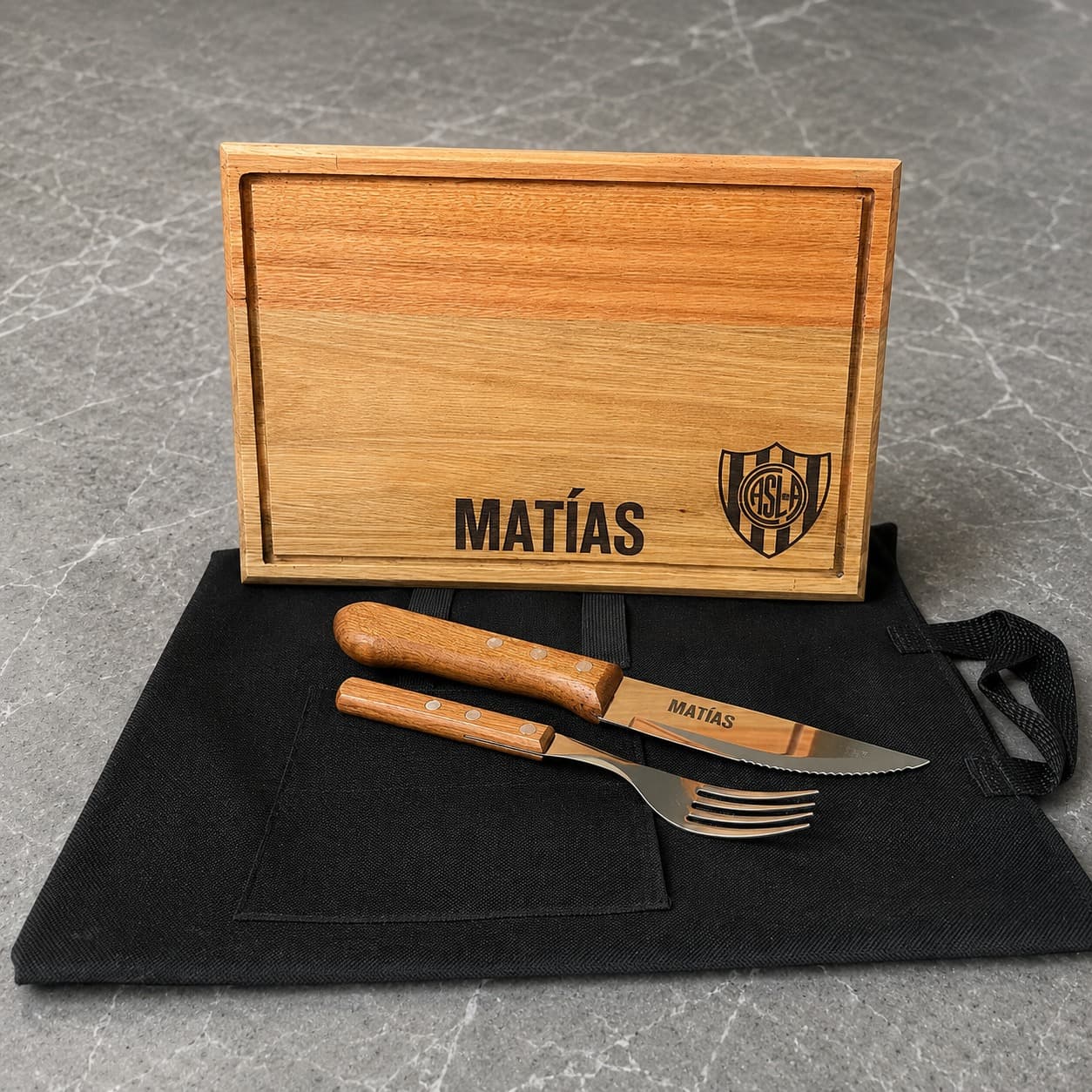 Set Asado Completo · Plato + Cubiertos + Estuche